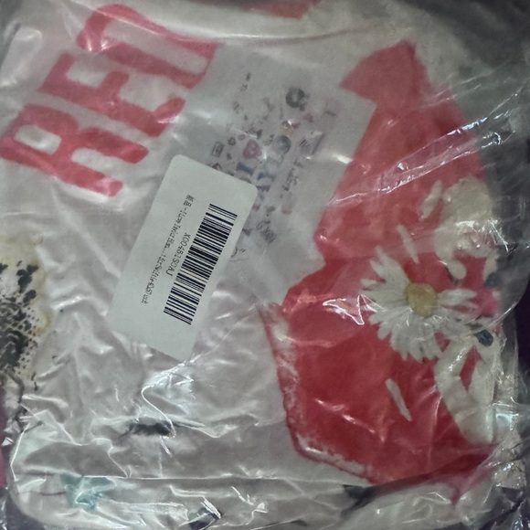 🎁*NWT* “I ❤️ Taylor” 40x50” throw blanket - Picture 2 of 3